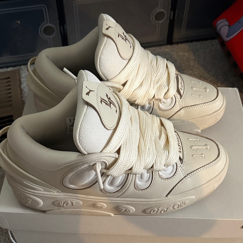 Lamelo ball cream men’s shoes size 9
